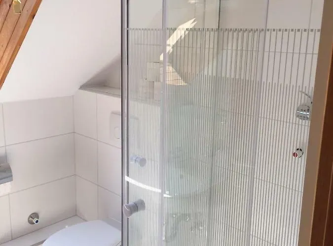 Elysium 招待所 3*